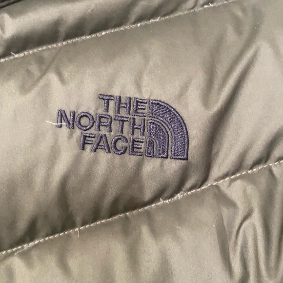 The North Face Down Puffer Jacket - 550 Fill Power Women’s Size Large Army Green - Picture 4 of 6